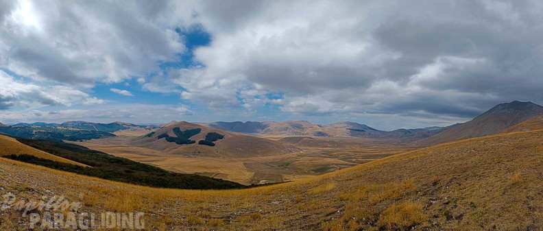 fcf37.23-castelluccio-paragliding-169