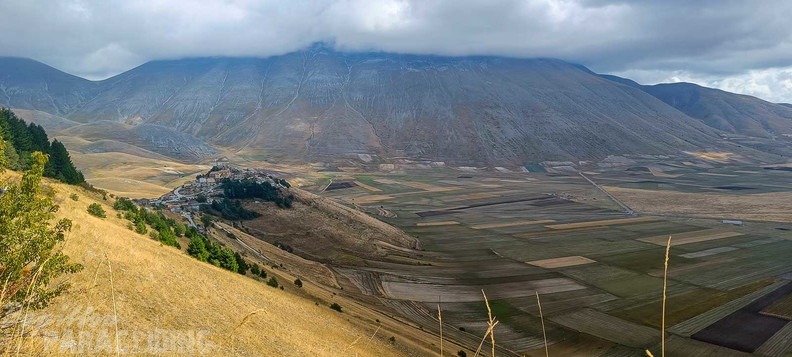 fcf37.23-castelluccio-paragliding-190
