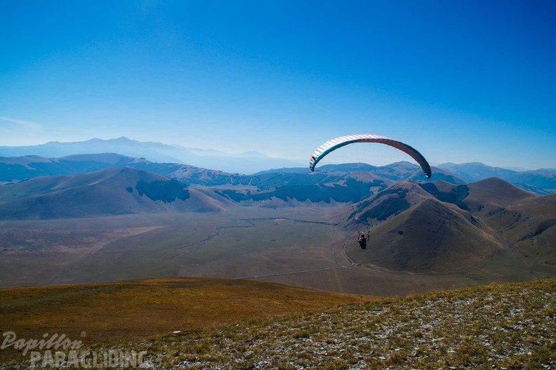 fcf37.23-castelluccio-italien-paragliding-01294