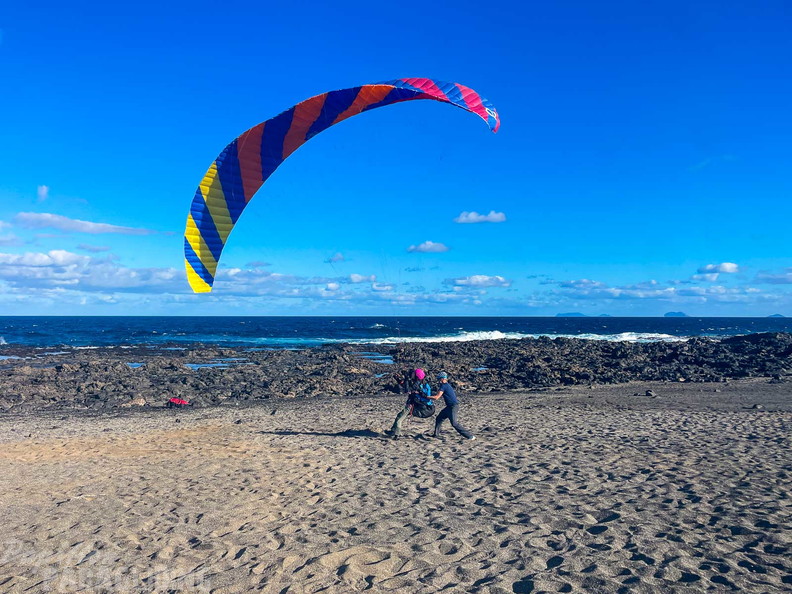 fla49.25-lanzarote-paragliding-103