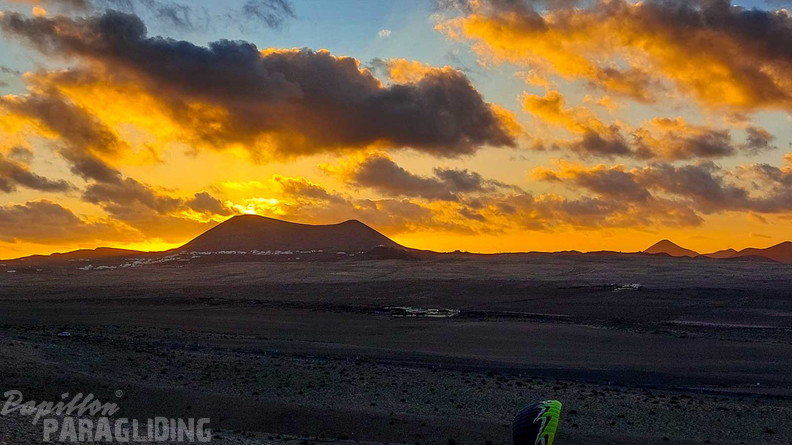 fls52.25-lanzarote-paragliding-119