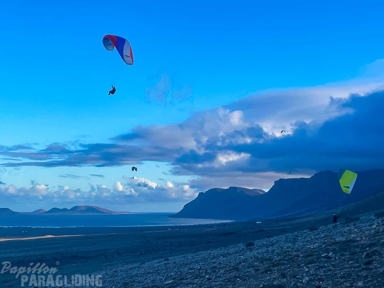 fls52.25-lanzarote-paragliding-125
