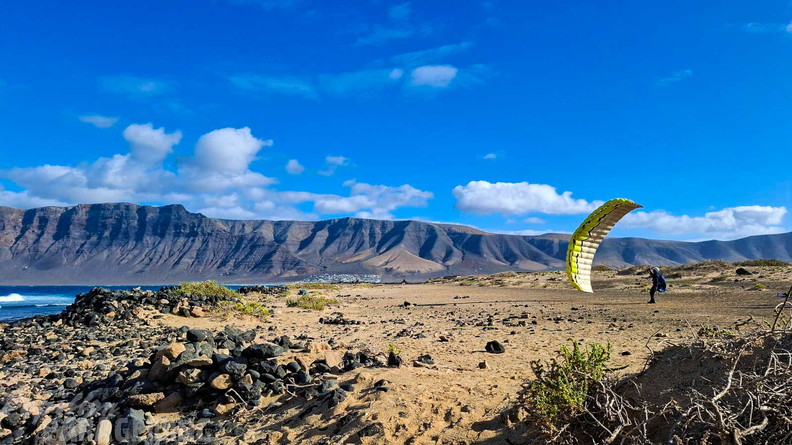 fls52.25-lanzarote-paragliding-132