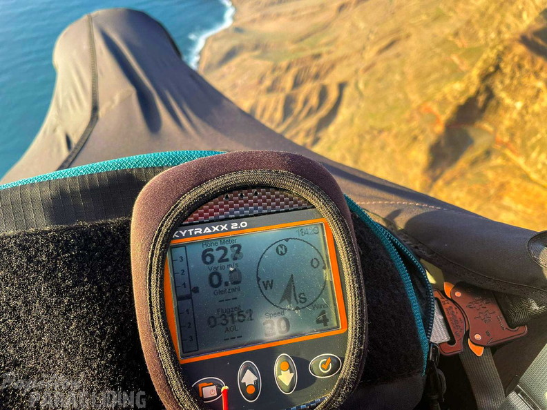 fla.26-risco-de-famara-paragliding-lanzarote-101