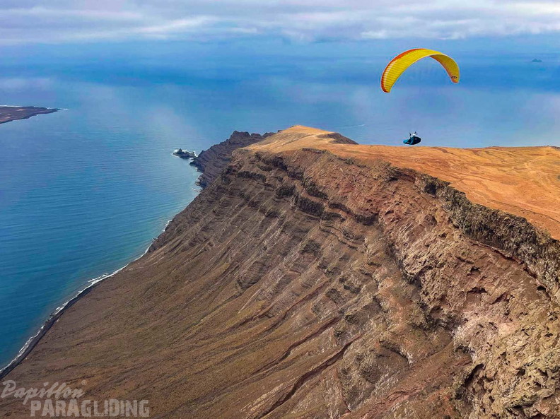 fla.26-risco-de-famara-paragliding-lanzarote-108